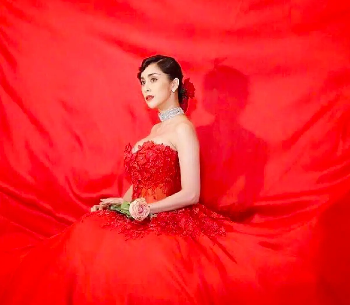 “ใหม่ สุคนธวา” พร้อมว่าที่สามี "ดีเจต้น” ถ่ายภาพพรีเวดดิ้งสุดหวาน มีหลายมู้ด หลายฟีลลิ่ง