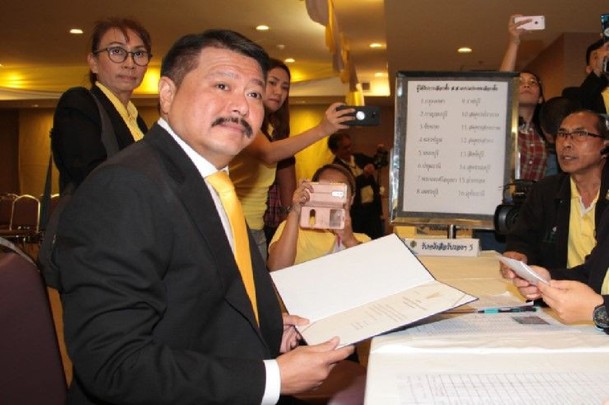 วัน รอจังหวะเปิดตัวในสภา การันตีไม่ผิดหวัง-บอกจับมือได้เกือบทุกคน วัน รอจังหวะเปิดตัวในสภา การันตีไม่ผิดหวัง-บอกจับมือได้เกือบทุกคน