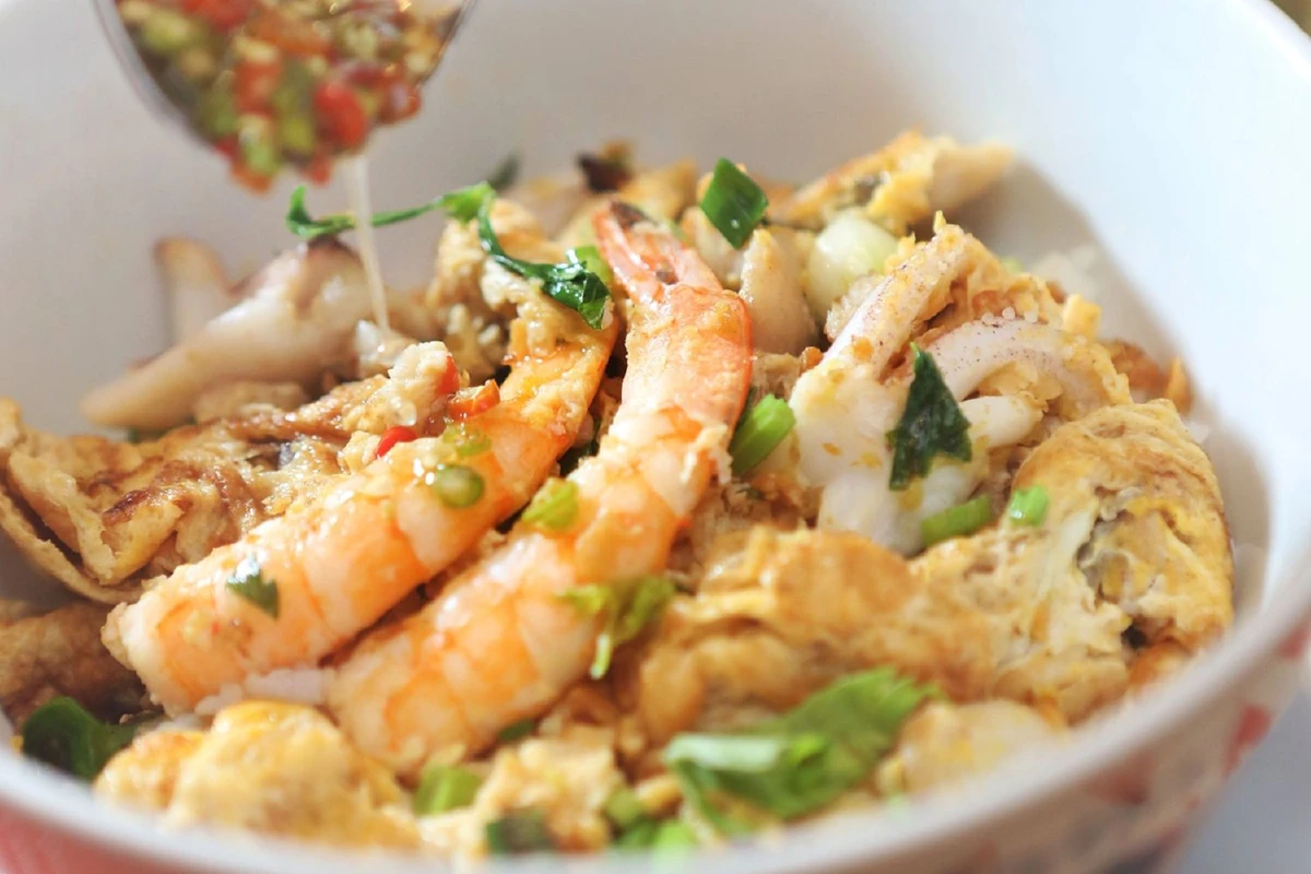 ชิม 'ข้าวแห้ง' ต้นตำรับความอร่อยจากบ้านบึงถึงใจกลางกรุงเทพฯ