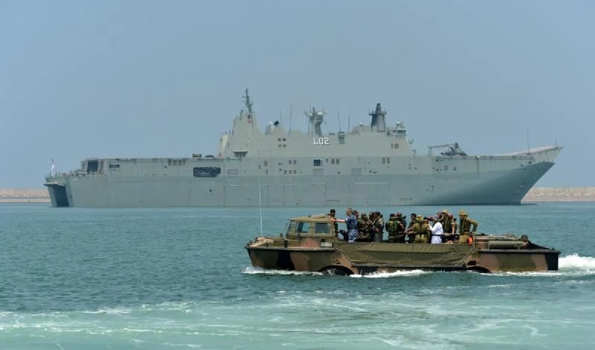 นักบินทัพเรือออสซี่ เจอเลเซอร์ลึกลับ ระหว่างฝึกในทะเลจีนใต้