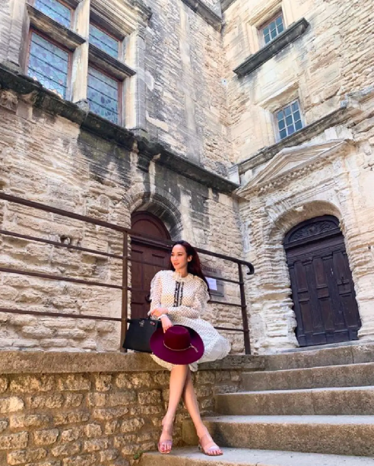 “อั้ม-ไฮโซพก” เช็กอินฝรั่งเศสที่เดียวกัน แฟนๆ เฝ้ารอรูปคู่