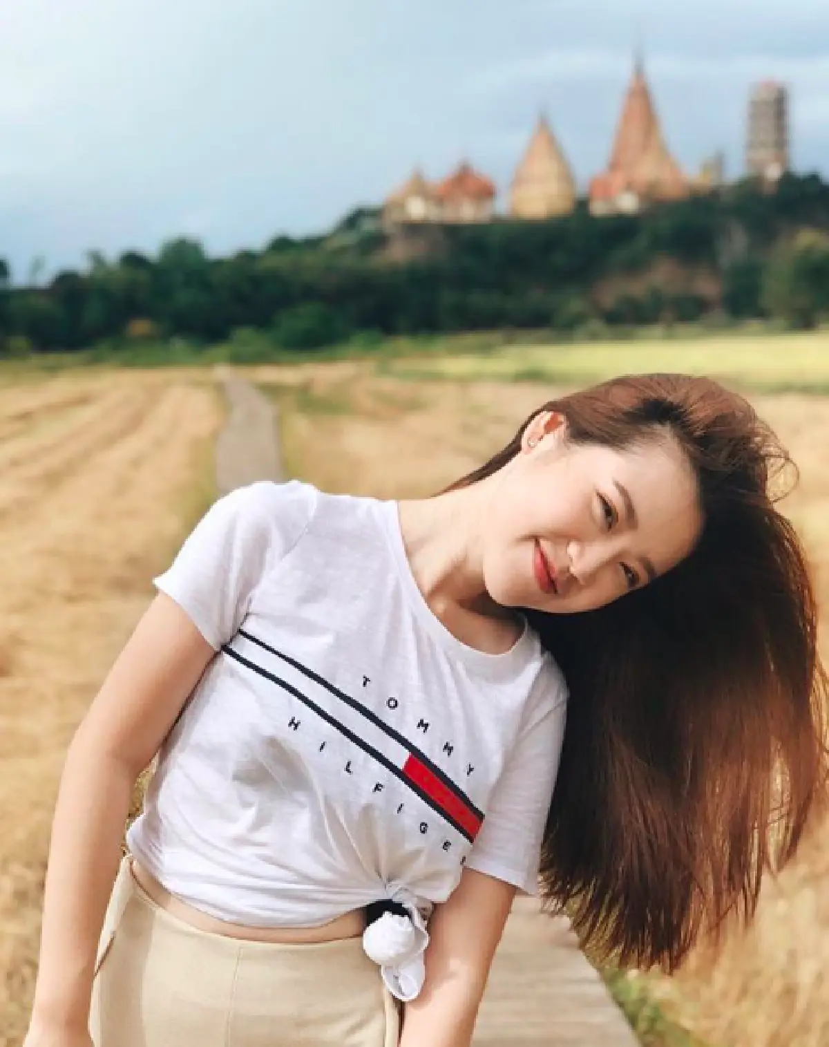 ส่องภาพ "น้องจินนี่” ลูกสาว "ใหญ่ ฝันดี” ที่ตอนนี้โตเป็นสาวสวย แม้แต่พระเอกยังต้องแซว