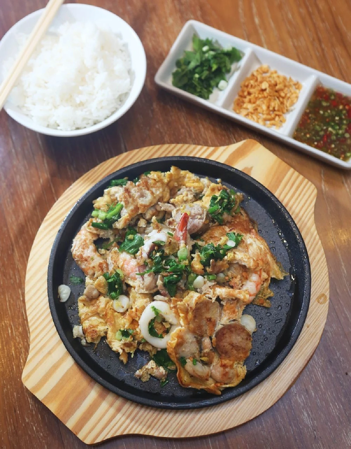 ชิม 'ข้าวแห้ง' ต้นตำรับความอร่อยจากบ้านบึงถึงใจกลางกรุงเทพฯ