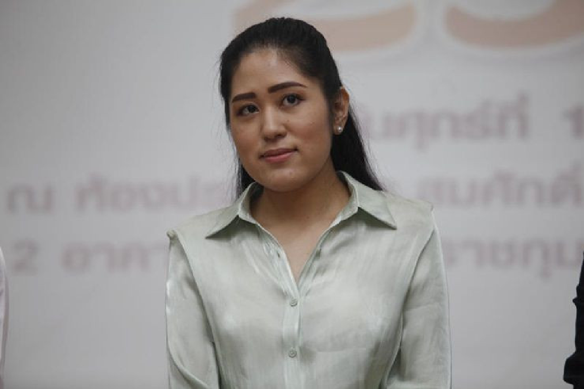 "ช่อ พรรณิการ์"ขอปล่อยผ่าน ถูก"ปรีณา"พาดพิง "ช่อ พรรณิการ์"ขอปล่อยผ่าน ถูก"ปรีณา"พาดพิง