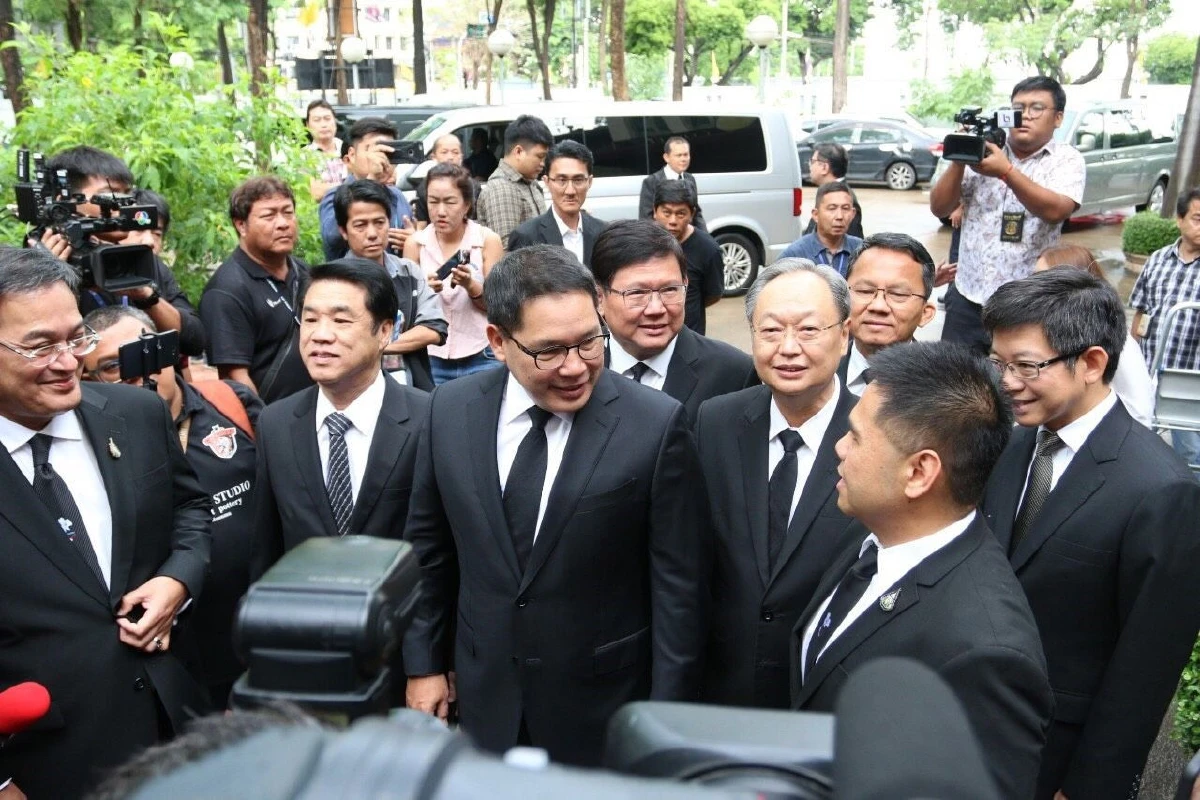 พปชร.เข้าเทียบเชิญพรรคบรรหารร่วมรัฐบาลแล้ว