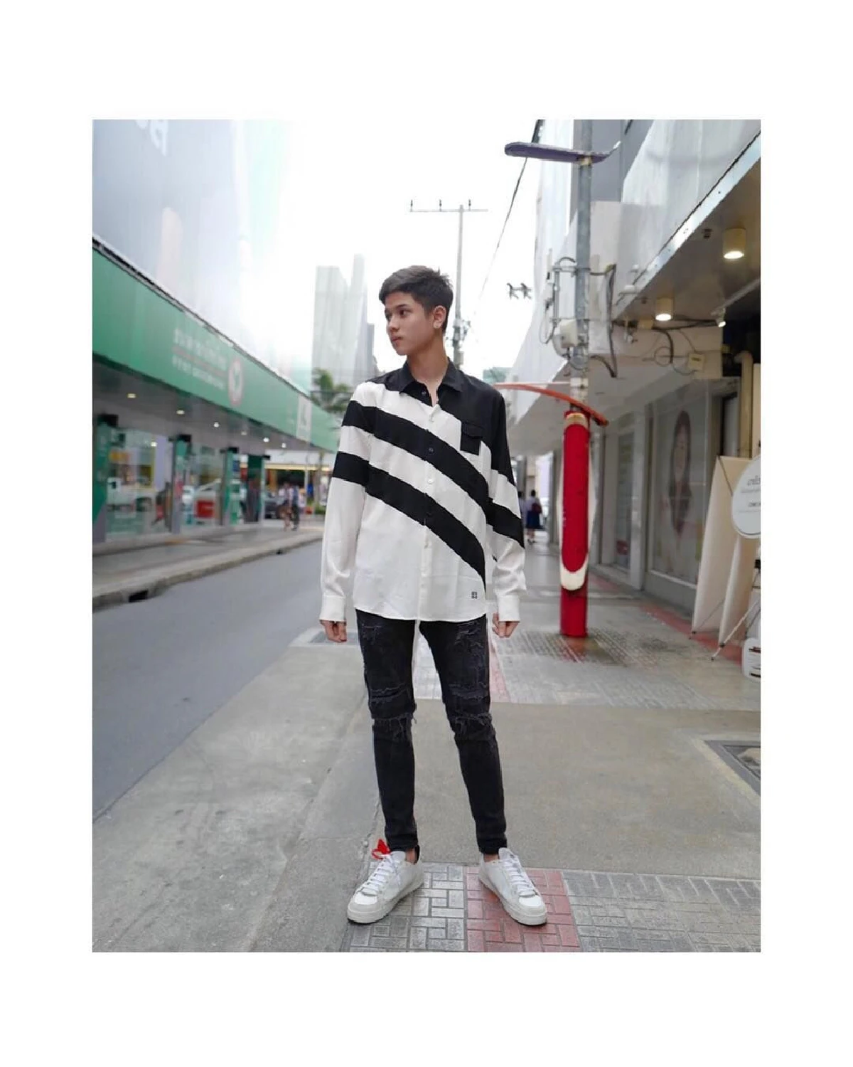 ส่องภาพ น้องอีตั้น ลูกชายคนเล็กของ หมิว ลลิตา โตเป็นหนุ่มหล่อโดนใจสาวๆ