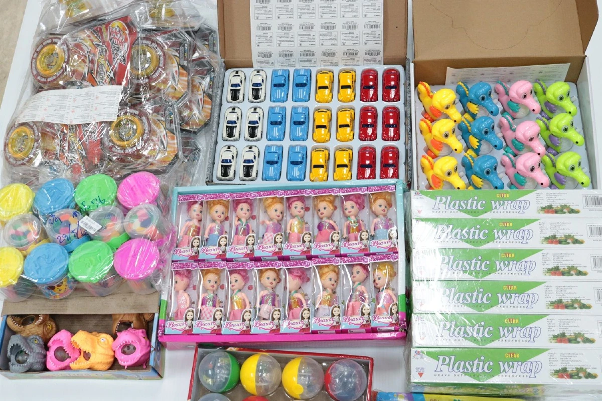 สมอ.ยึดอายัดสินค้าเตรียมส่งร้าน20บาทไม่ได้มาตรฐานกว่า14,600ชิ้น