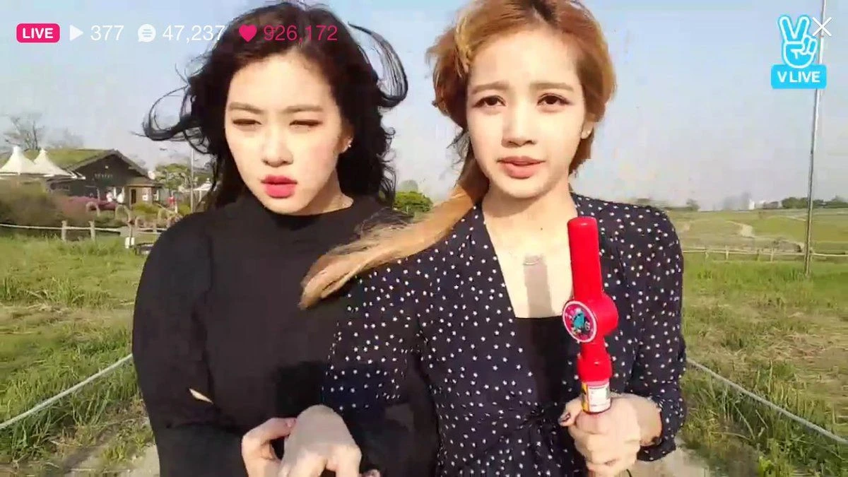 น่ารักไปอีกแบบ! "ลิซ่า BLACKPINK” แบบไม่มีผมหน้าม้า