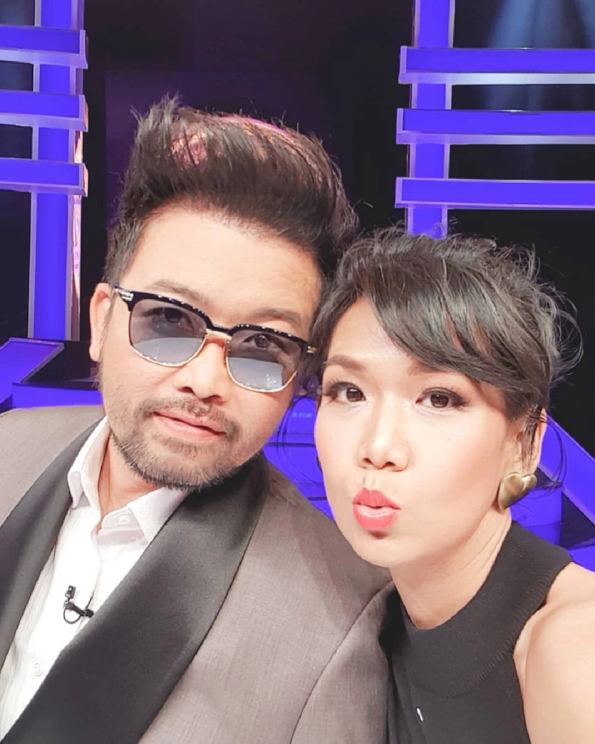 น่ารักชวนฟิน “น้าเน็ก” จุ๊บแก้ม "กาละแมร์” แฟนคลับจิ้นหนักมาก แห่เชียร์ให้คบกัน