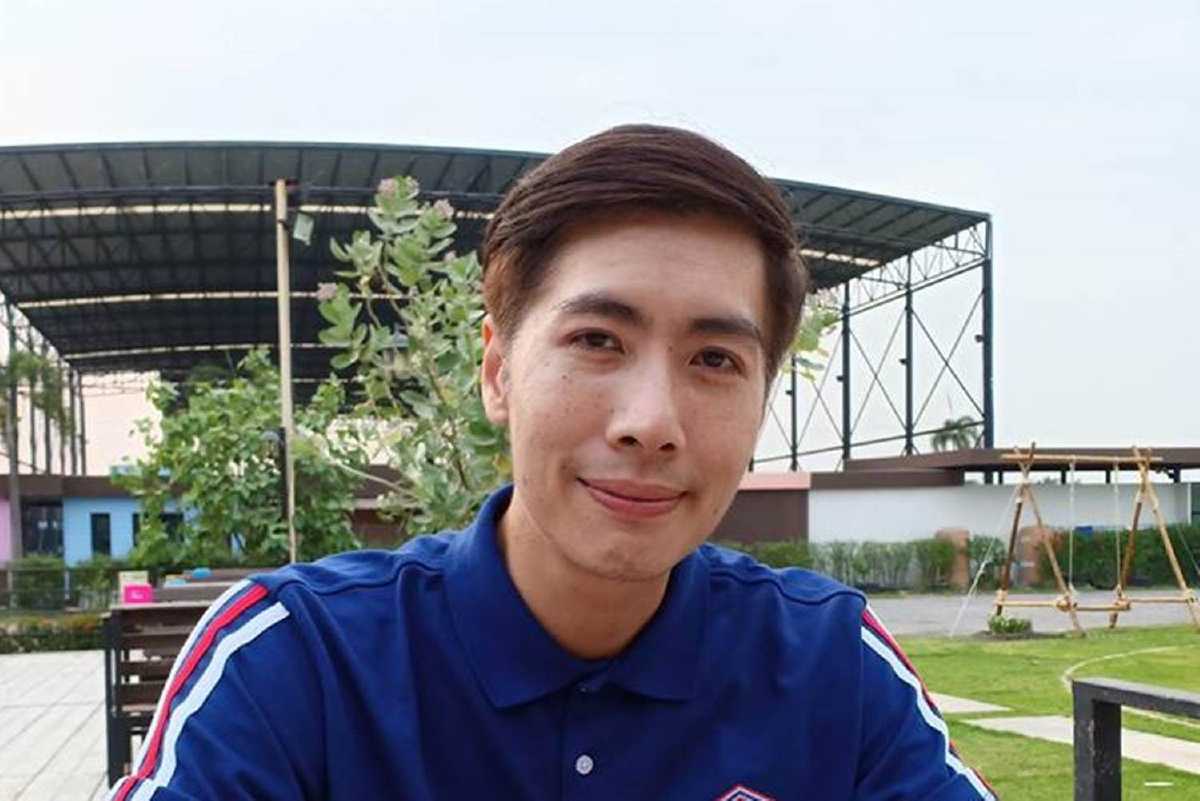 ถึงคุณธนาธร ..อย่าหยาบคายต่อผู้อื่นแม้ความเห็นไม่ตรงกัน ถึงคุณธนาธร ..อย่าหยาบคายต่อผู้อื่นแม้ความเห็นไม่ตรงกัน