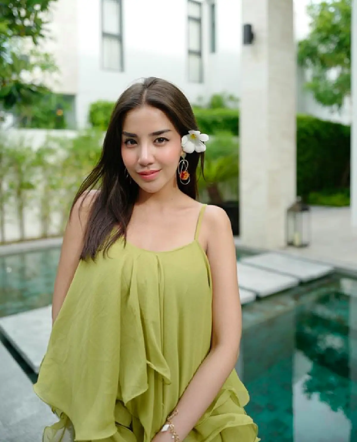 ไม่ทำให้ผิดหวัง! "ใบเตย อาร์สยาม" แซ่บซี้ดทุกชุดเที่ยวทะเลหัวหิน