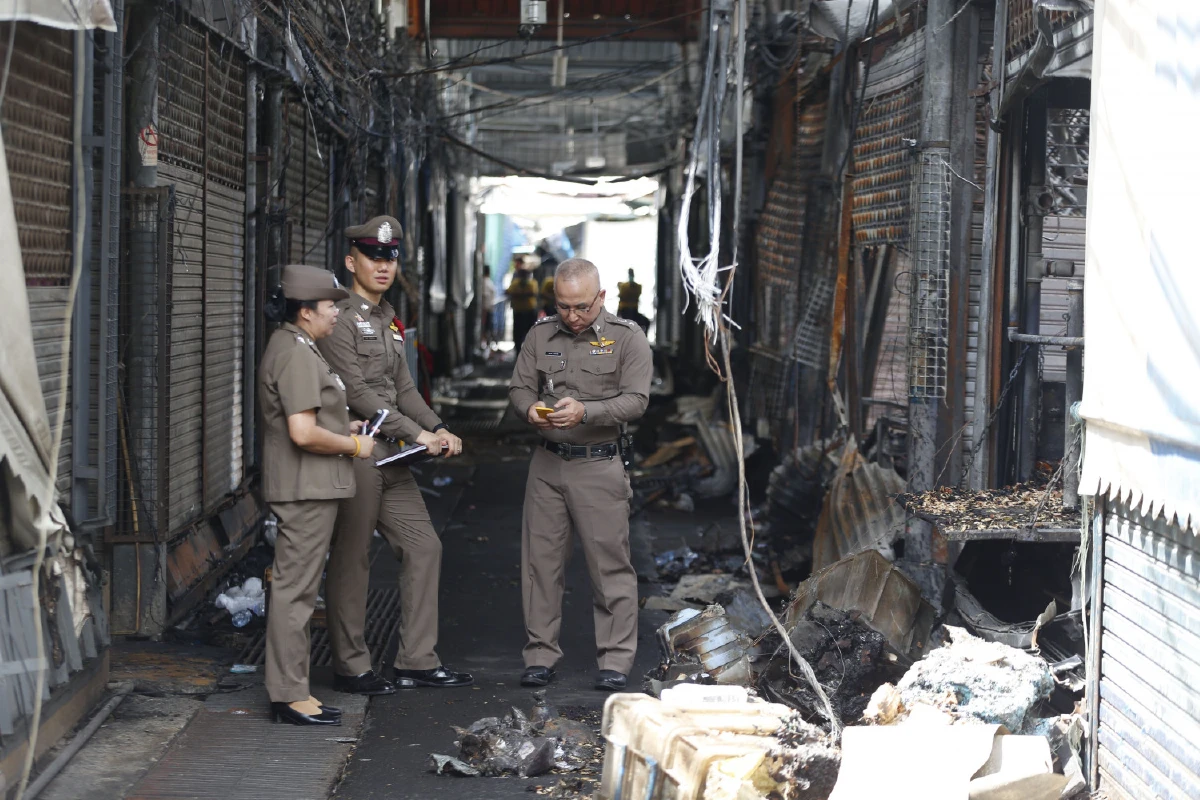 ผอ.ตลาดนัดจตุจักรชี้เจ้าหน้าที่ดับเพลิงทำดีที่สุดแล้ววอนหยุดวิจารณ์