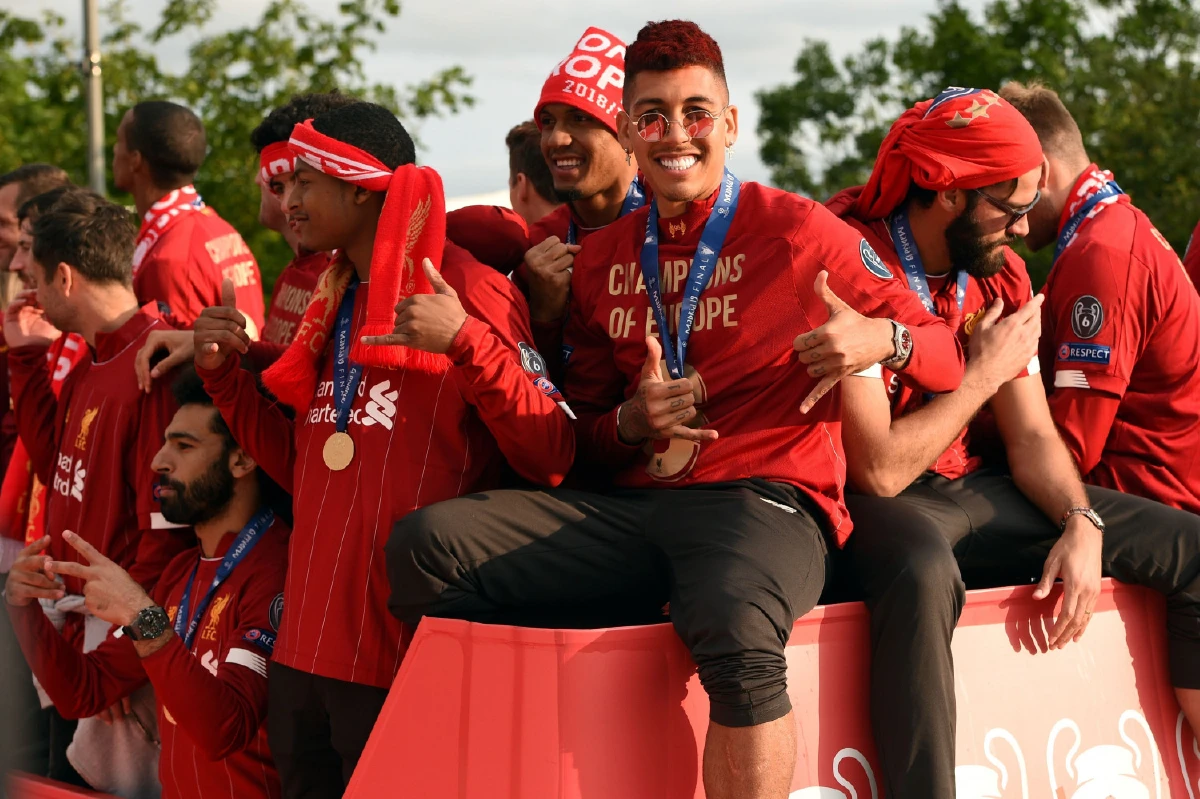 เดอะค็อปครึ่งล้านร่วมแห่ฉลองแชมป์ยูซีแอลสุดยิ่งใหญ่