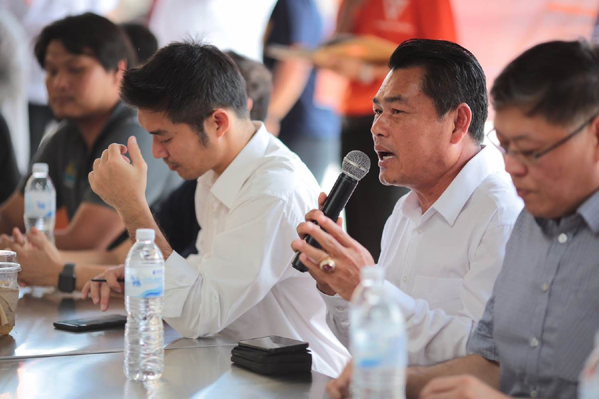 "ธนาธร"พลาดซ้ำซาก "บรรจง"จับได้ไล่ทันสรุปปัญหาประมงแบบฟังความข้างเดียว "ธนาธร"พลาดซ้ำซาก "บรรจง"จับได้ไล่ทันสรุปปัญหาประมงแบบฟังความข้างเดียว