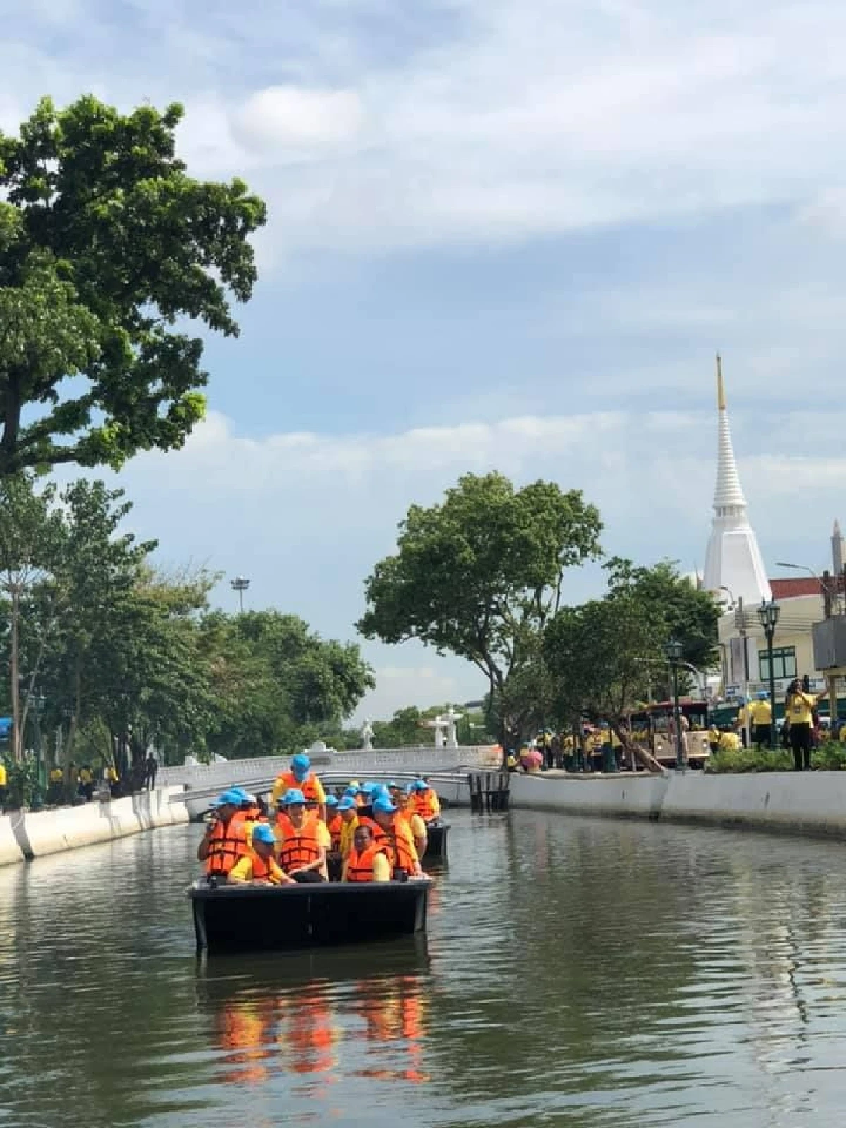 "พี่น้อง 3 ป." ลงเรือลำเดียวกันตรวจการพัฒนาคูเมืองส่งเสริมการท่องเที่ยว