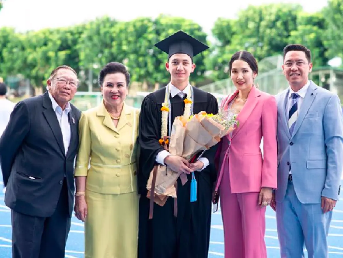 "นุสบา” สุดจะภูมิใจ! "น้องปุณณ์" จบไฮสคูลแล้ว พร้อมเรียนต่อคณะแพทยศาสตร์ในประเทศ