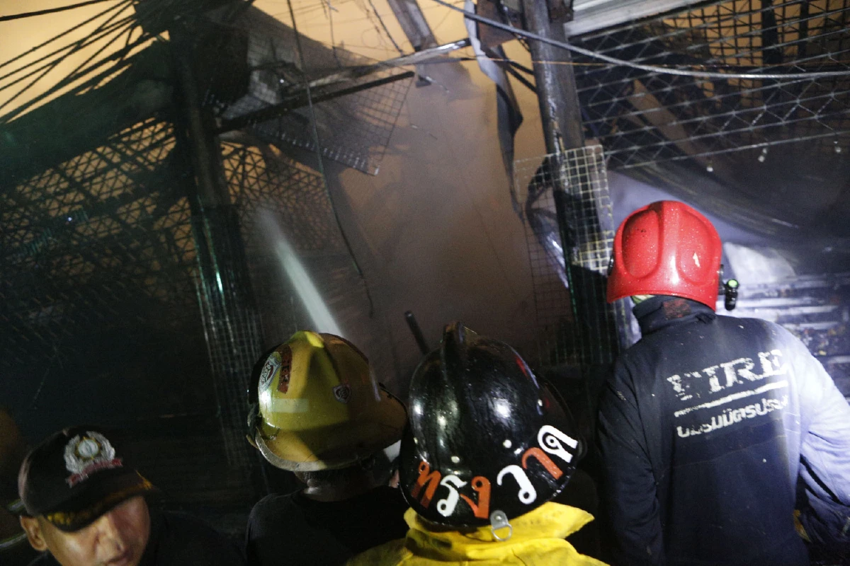 ผอ.ตลาดนัดจตุจักรชี้เจ้าหน้าที่ดับเพลิงทำดีที่สุดแล้ววอนหยุดวิจารณ์