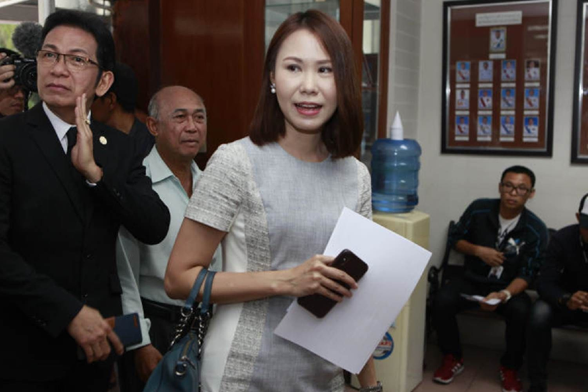 "โบว์" วอนทุกฝ่ายช่วยค่ารักษาพยาบาล"จ่านิว" "โบว์" วอนทุกฝ่ายช่วยค่ารักษาพยาบาล"จ่านิว"