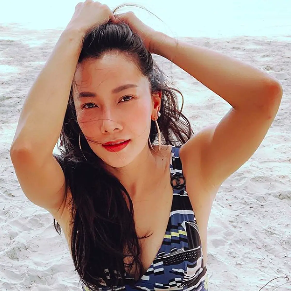 "นุ่น วรนุช” โชว์ผิวขาวในชุดว่ายน้ำเที่ยวเกาะกูด นานๆ จะได้เห็นแบบนี้