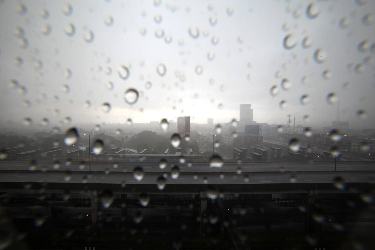 อุตุฯเผยทั่วไทยมีปริมาณฝนลดลง เหนือ-อีสานยังตกมากกว่าภาคอื่น อุตุฯเผยทั่วไทยมีปริมาณฝนลดลง เหนือ-อีสานยังตกมากกว่าภาคอื่น
