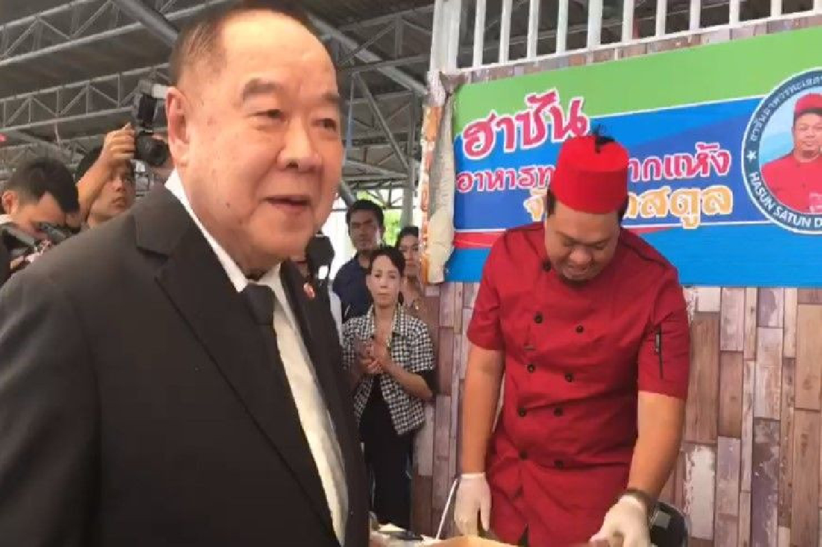 แล้วคุณคิดว่าใคร! บิ๊กป้อม มองสภาเลือก "บิ๊กตู่" นั่งนายกต่อ แล้วคุณคิดว่าใคร! บิ๊กป้อม มองสภาเลือก "บิ๊กตู่" นั่งนายกต่อ