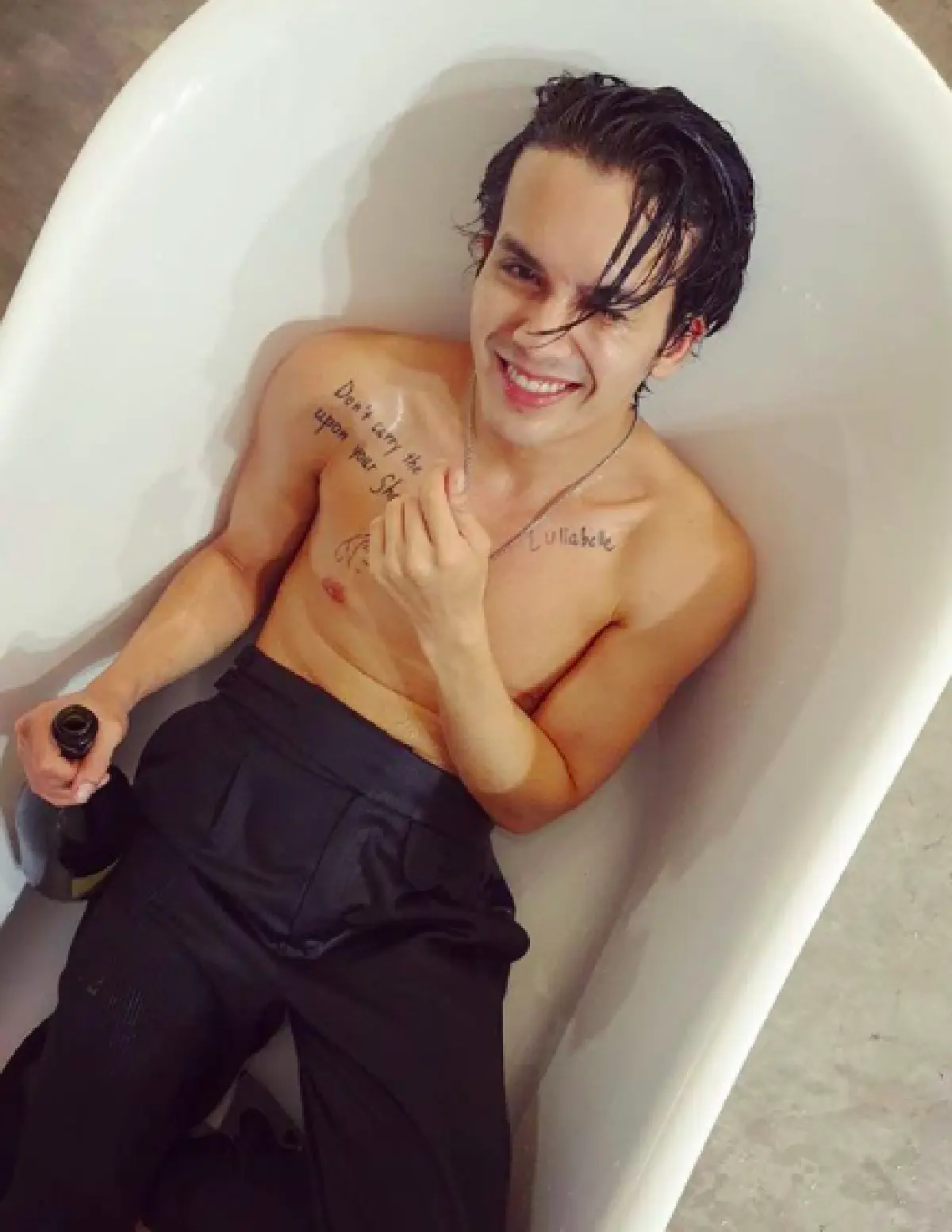 เกิดอะไรขึ้น! “ไทร ปนัสยา” ลบรูปคู่ "แอมมี่ The Bottom Blues” ทิ้งหมด พร้อมเผยข้อความเด็ด