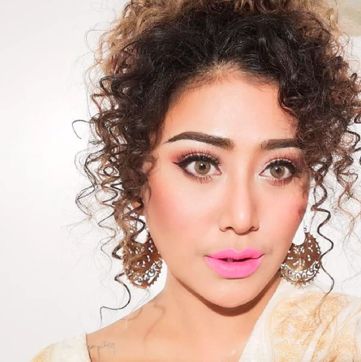 “แอน มิตรชัย” สาวไทยซุปตาร์บอลลีวูด กับลุคใหม่สวยแซ่บถักผมแบบอินเตอร์