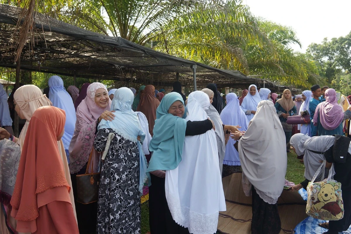 ชาวไทยมุสลิมอ.สุไหงปาดีร่วมฉลองฮารีรายออีฎิ้ลฟิตรี