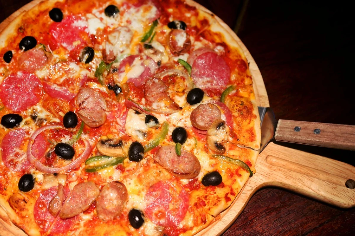 Bully's Pub สปอร์ตบาร์ฐานลับนักแฮงเอาท์ จิบเครื่องดื่มเบาๆ เคล้าดนตรี