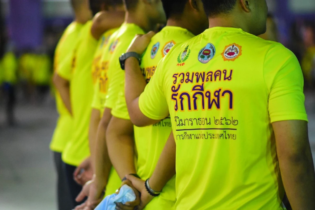 นักวิ่งกว่า 2 พันคนร่วมวิ่งเฉลิมพระเกียรติในหลวง ร.10