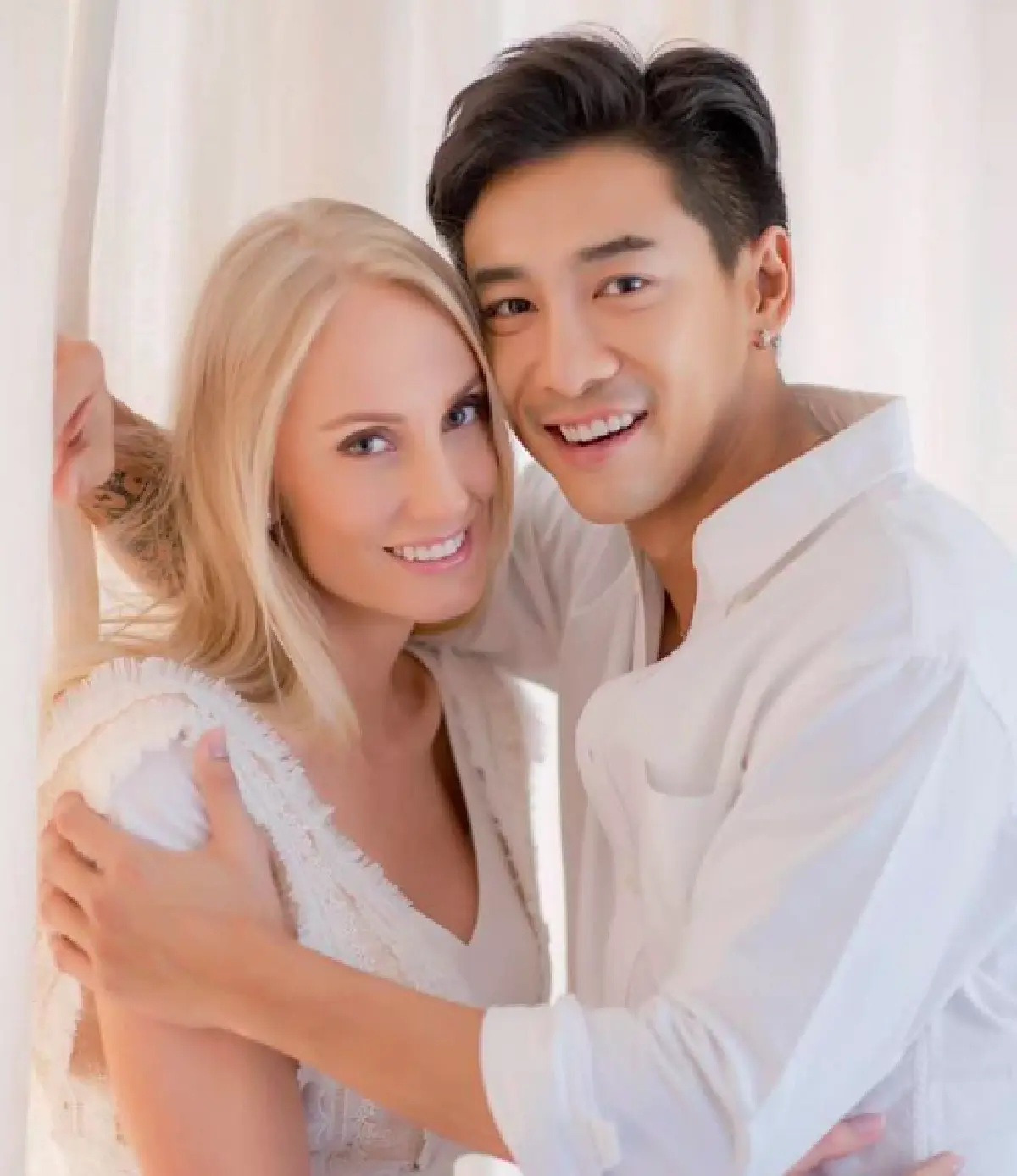 #แม่บ้านฮาร์ดคอร์ "บอย พิษณุ“ โชว์ภาพภรรยา "อาแมนด้า” ปีนทำความสะอาดหลังคาบ้าน