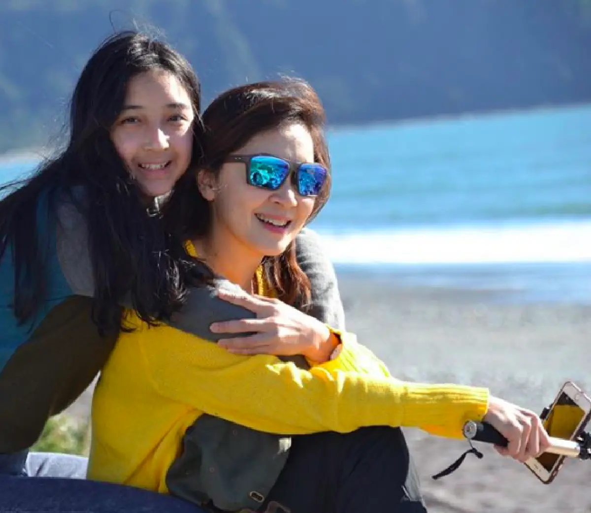 ดูนางให้ดูแม่ "น้องเนย" ลูกสาวสุดที่รัก "กวาง กมลชนก” โตเป็นสาวสวยขึ้นทุกวัน