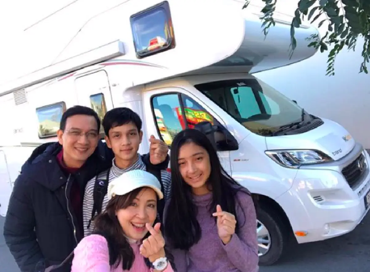 ดูนางให้ดูแม่ "น้องเนย" ลูกสาวสุดที่รัก "กวาง กมลชนก” โตเป็นสาวสวยขึ้นทุกวัน