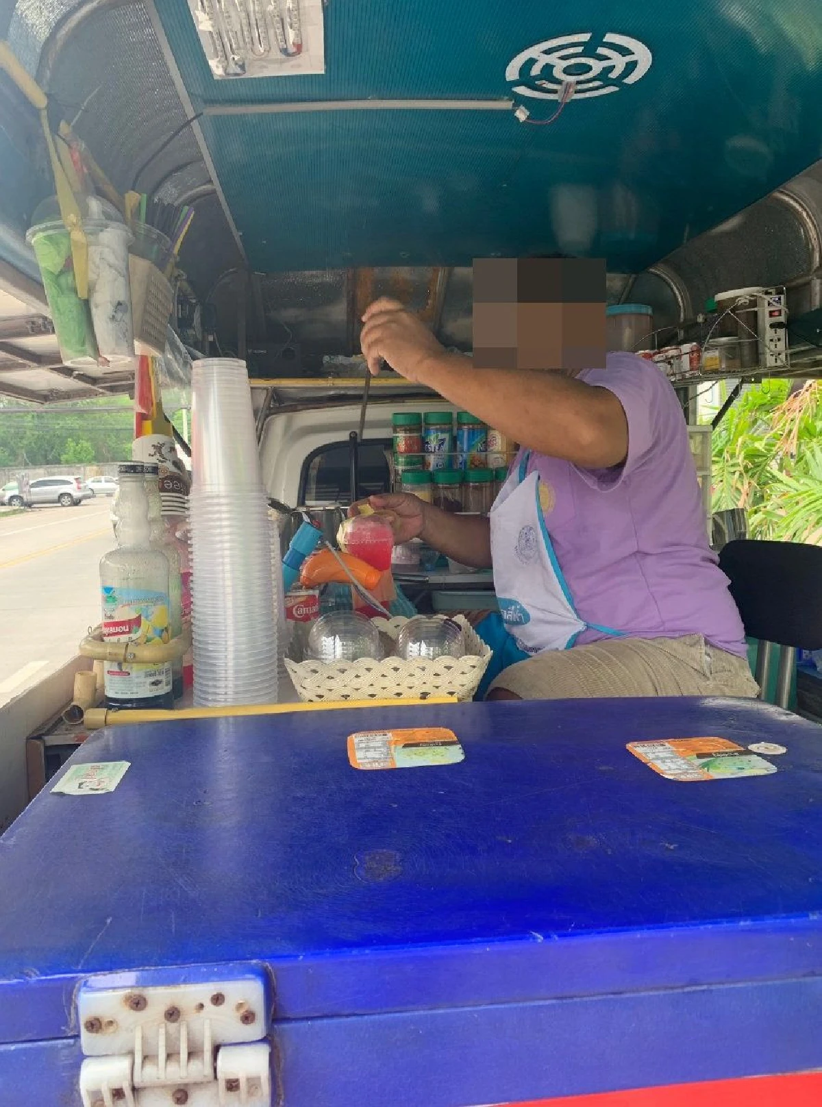 ร้านขายน้ำจ่อขึ้น 5 บาททุกเมนูเมื่อ "ลุงตู่ได้เป็นนายกอีกครั้ง" เชื่อขึ้นภาษีแน่