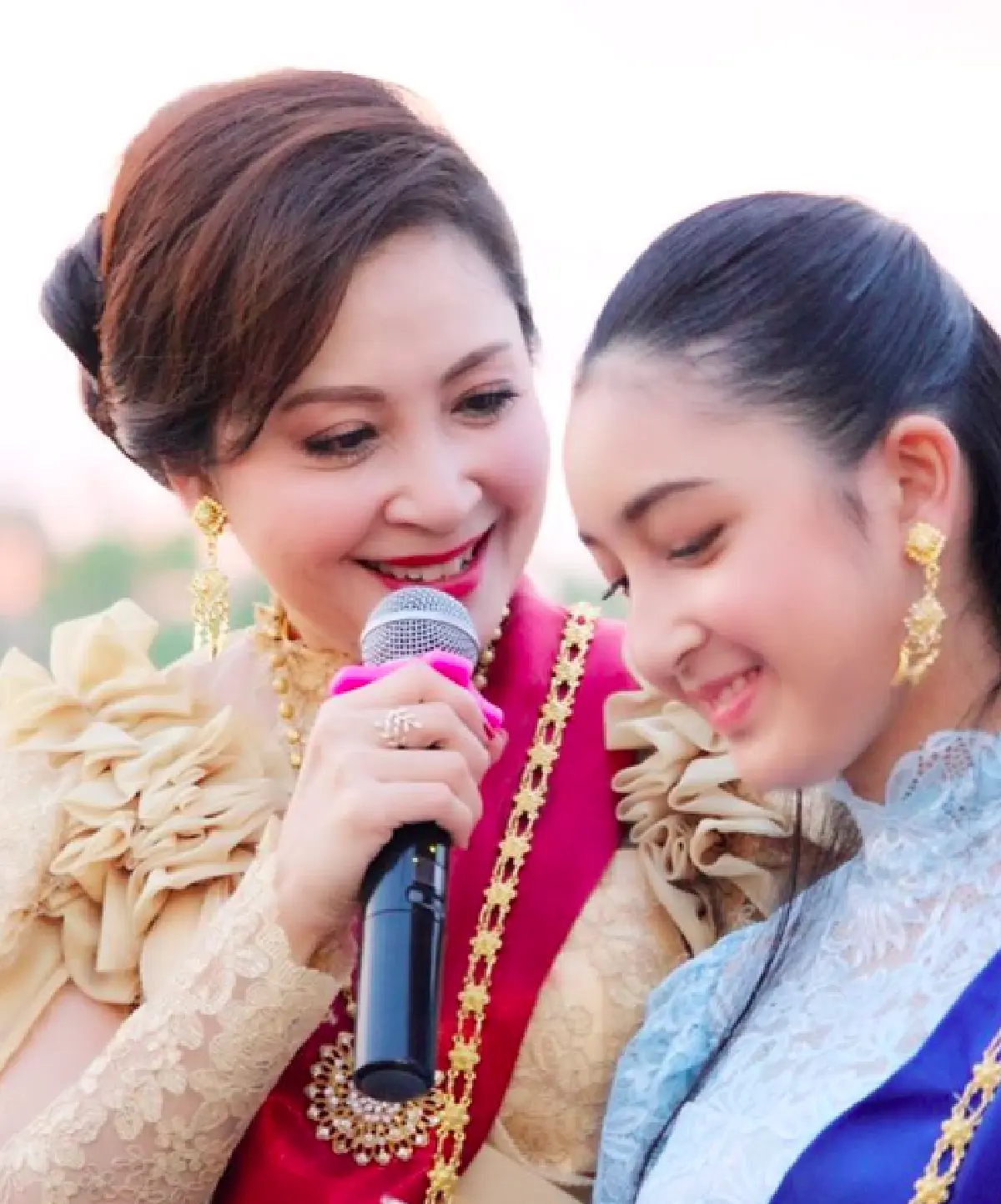 ดูนางให้ดูแม่ "น้องเนย" ลูกสาวสุดที่รัก "กวาง กมลชนก” โตเป็นสาวสวยขึ้นทุกวัน