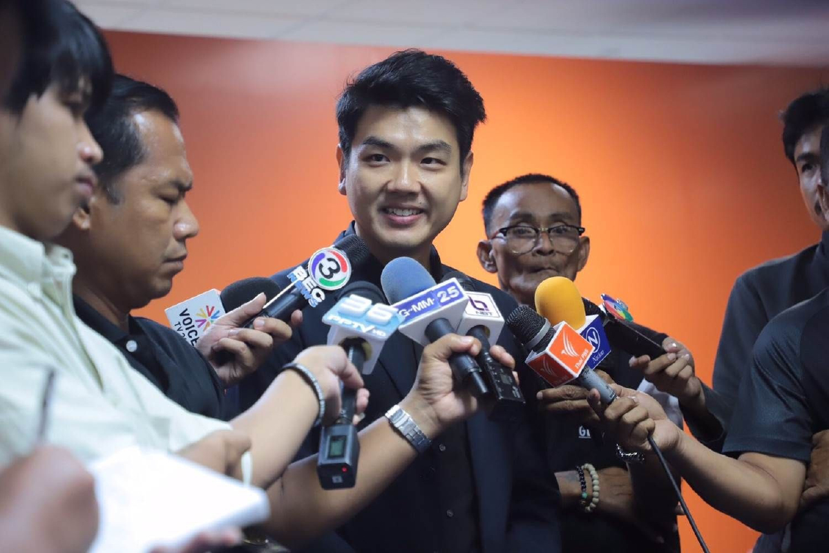 "ปิยบุตร" โวย "ชวน ยื้อส่ง 41 ส.ส.พรรคฝ่ายรัฐบาลถือหุ้นสื่อขู่ขัด รธน. "ปิยบุตร" โวย "ชวน ยื้อส่ง 41 ส.ส.พรรคฝ่ายรัฐบาลถือหุ้นสื่อขู่ขัด รธน.