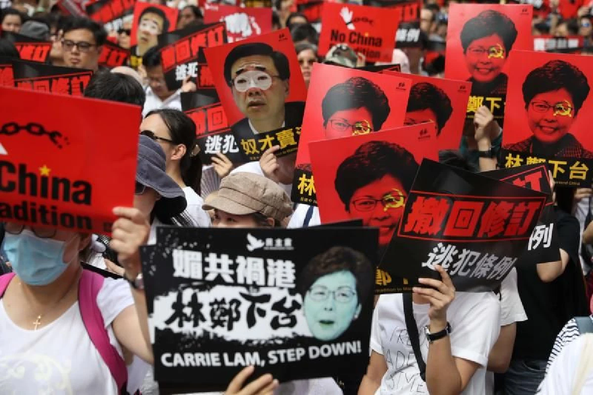 ห้างร้านในฮ่องกงปิดทำการ หนุนพนักงานร่วมประท้วงรัฐบาล