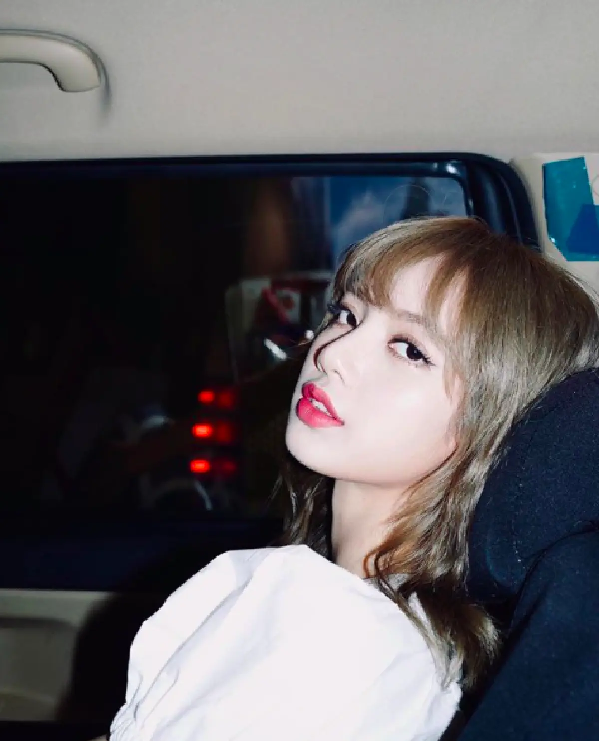 จะภาพจริงหรือตัดต่อก็สวย “ลิซ่า BLACKPINK” ในชุดไทย สง่างามไปอีกแบบ