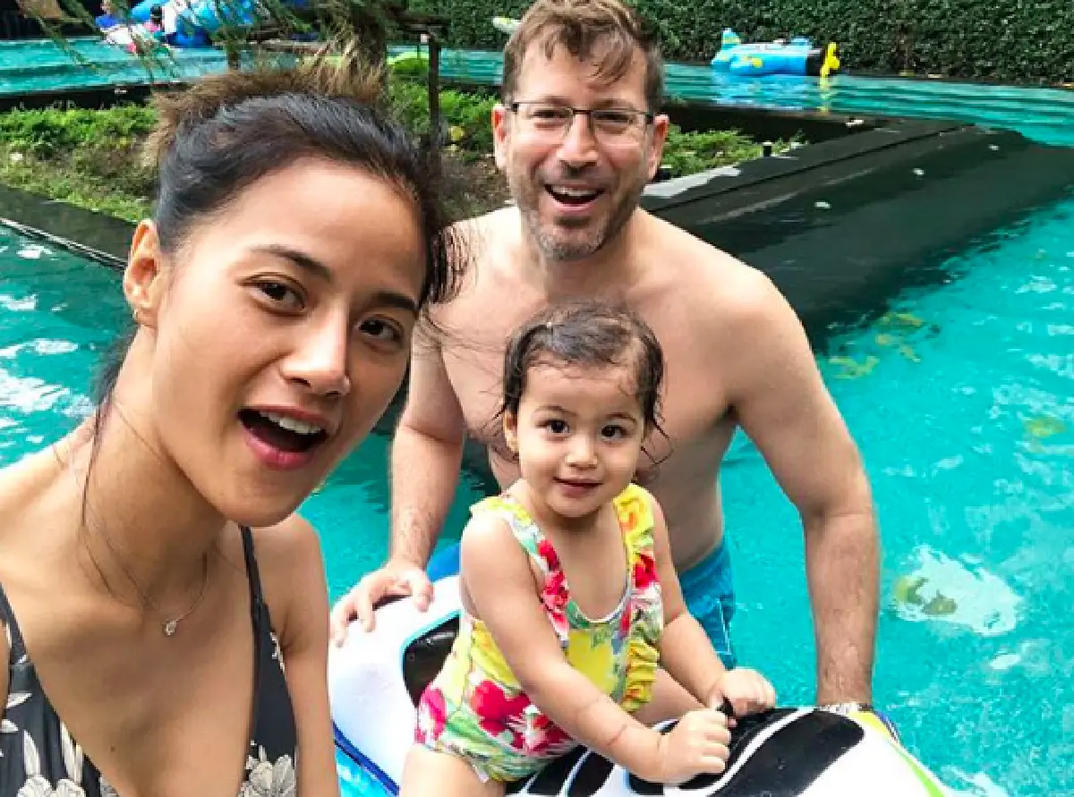 โอ้โห! แม่สวยแซ่บมาก "น้ำฝน กุลณัฐ” เผยภาพอบอุ่นระหว่างให้นม "น้องทาเรีย"