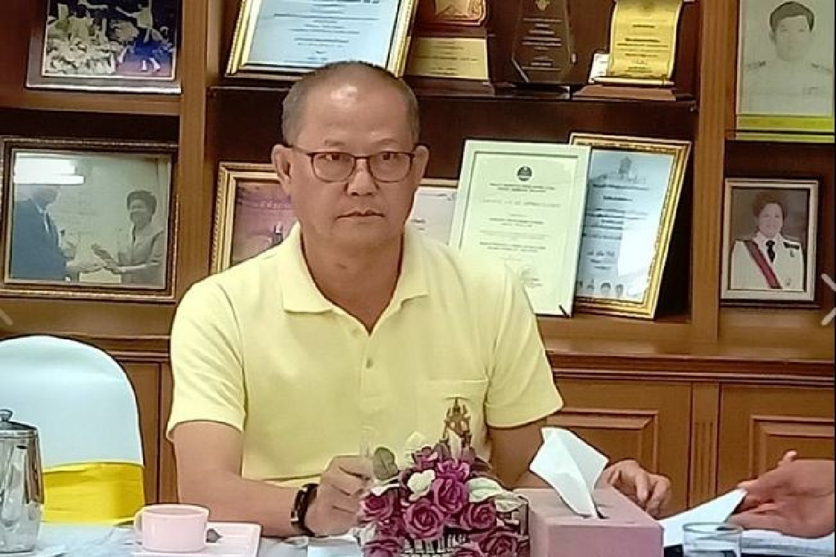 เลขาประธานสภาฯโต้ข่าว "ชวน" ถ่วงเวลาส่งศาลตีความคุณสมบัติ41สส. เลขาประธานสภาฯโต้ข่าว "ชวน" ถ่วงเวลาส่งศาลตีความคุณสมบัติ41สส.