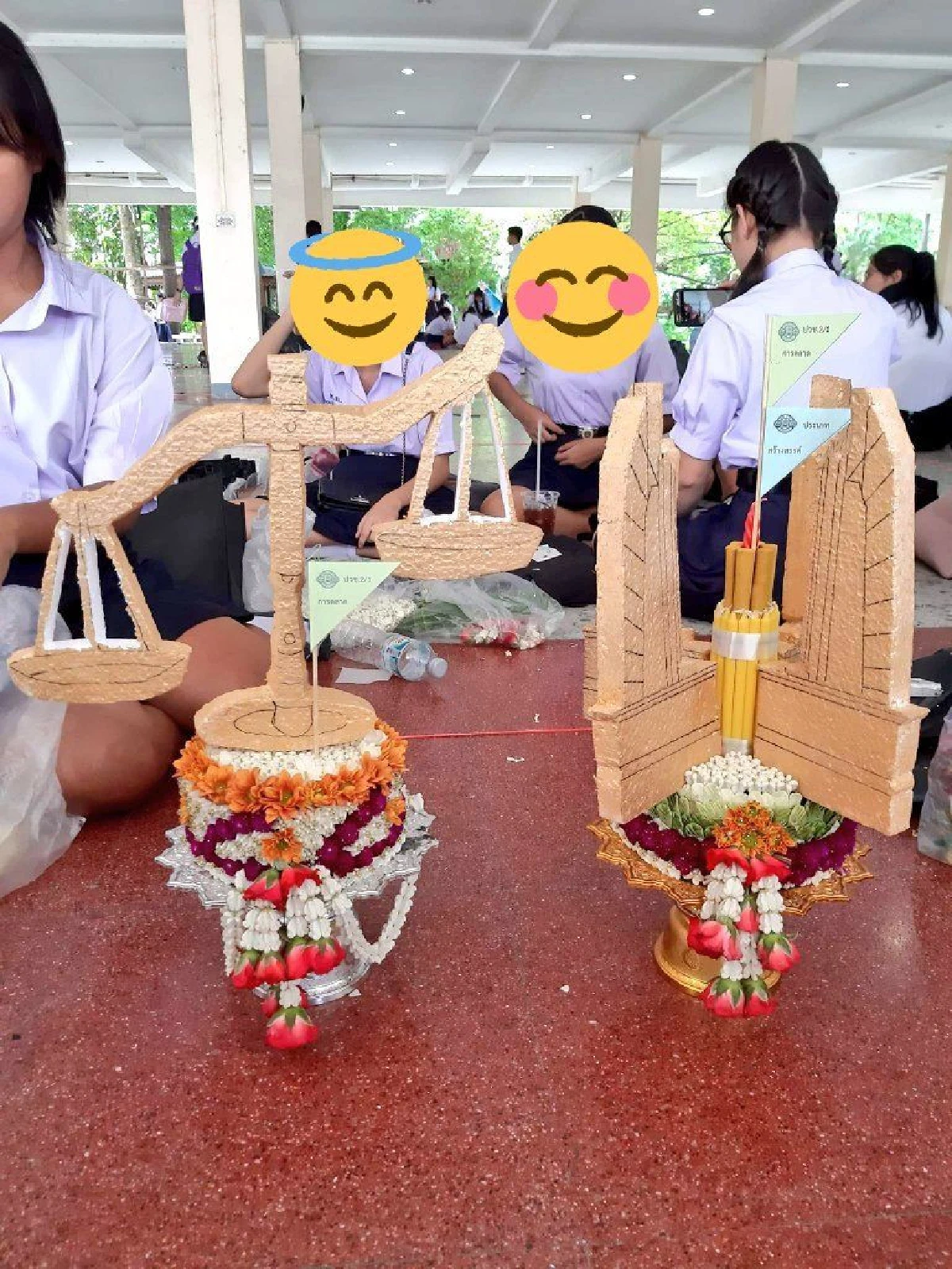 นักเรียนจัดเต็ม! แต่งพานไหว้ครูสะท้อนการเมืองไทยยุค 2019