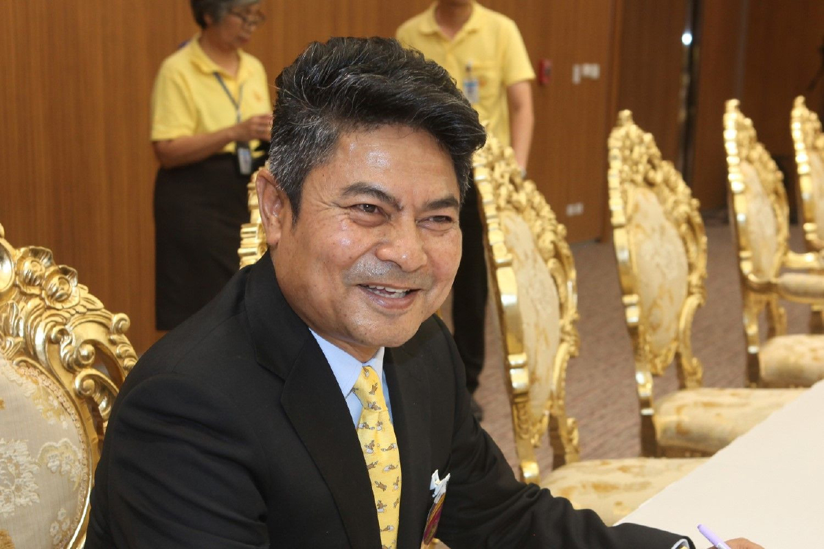 "เทพไท" ค้านตั้งกมธ.เพิ่มเพื่อปลอบใจคนอกหักจากเก้าอี้รัฐมนตรี "เทพไท" ค้านตั้งกมธ.เพิ่มเพื่อปลอบใจคนอกหักจากเก้าอี้รัฐมนตรี