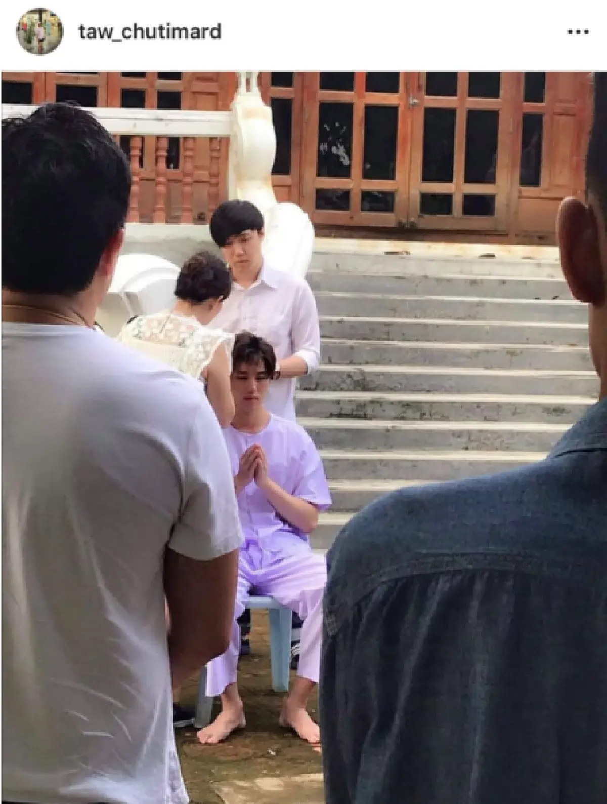 “ต่อ ธนภพ” เข้าพิธีอุปสมบทแบบเงียบๆ เพื่อศึกษาธรรมะและทดแทนพระคุณพ่อแม่