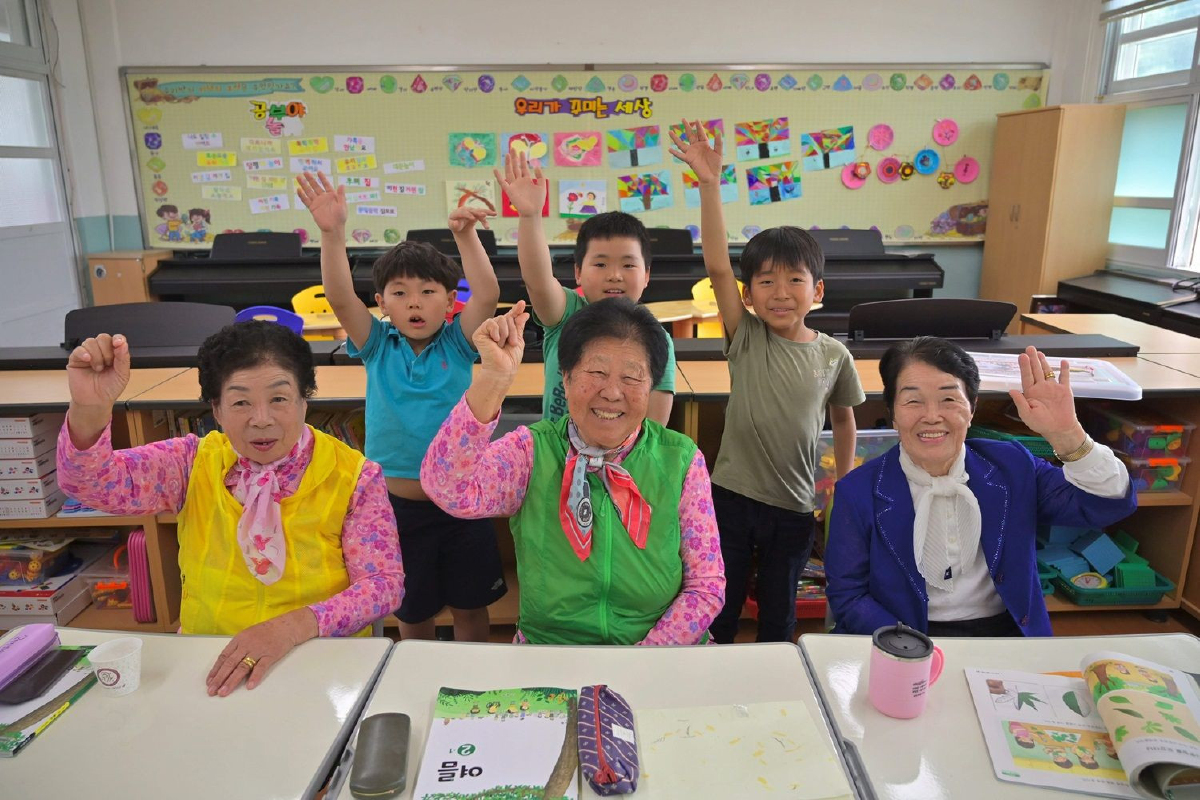 ต่ำกว่า 55 ห้ามเข้า! สตาร์ทอัพเกาหลีใต้สวนกระแสรับคนสูงวัยทำงานไอที ต่ำกว่า 55 ห้ามเข้า! สตาร์ทอัพเกาหลีใต้สวนกระแสรับคนสูงวัยทำงานไอที