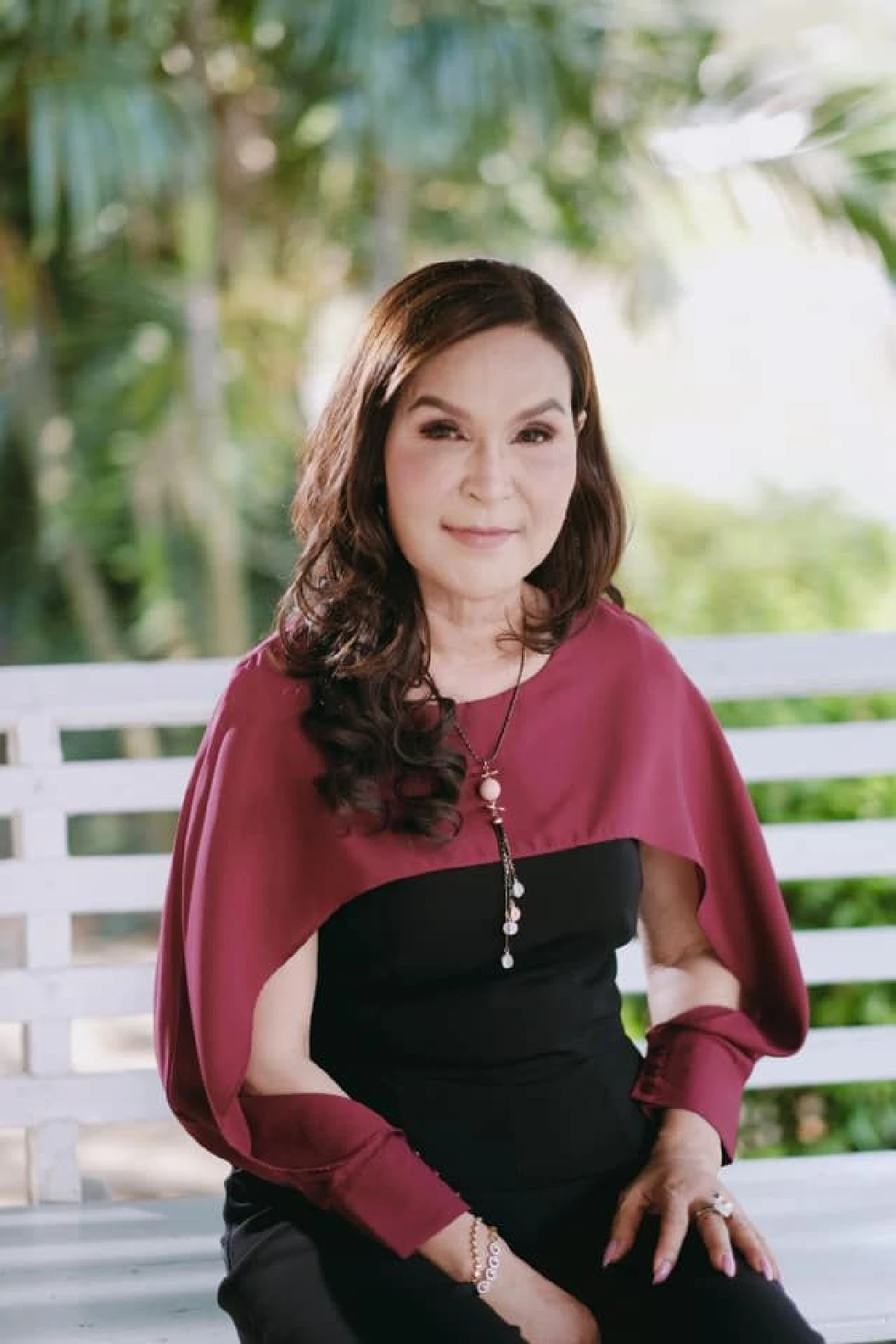 “ศิริพร อำไพพงษ์" ใจสลาย! ประกาศปิดคลินิก โดนลูกบุญธรรมที่เลี้ยงมากว่า 10 ปี แย่งสามี