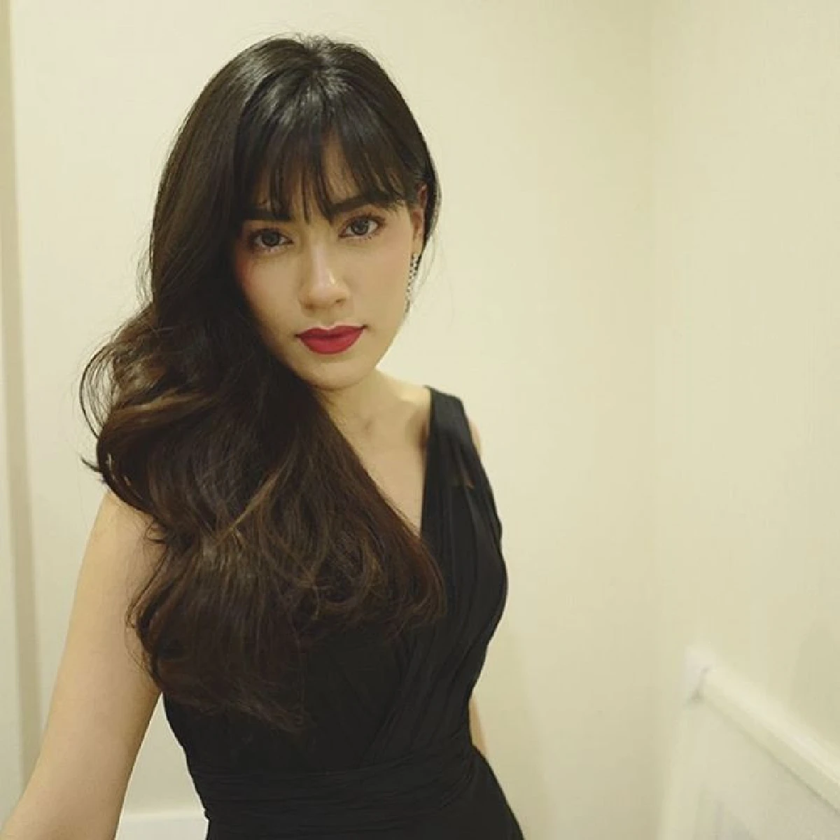 รวมแบบผม "หน้าม้าซีทรู" เหล่าสาวๆ คนบันเทิงที่เปลี่ยนลุคให้ดูสดใส ปนแบ๊วเบาๆ