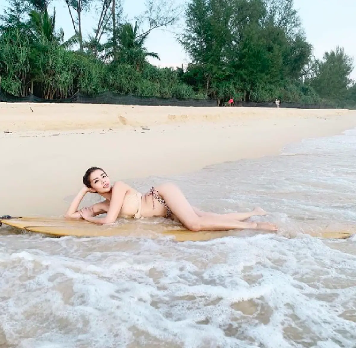 ขายาวร้อยลี้! "ใบเตย อาร์สยาม" ตอกกลับชาวเน็ตนิ่มๆ หลังโดนแซะขายาวกว่าตัวจริง