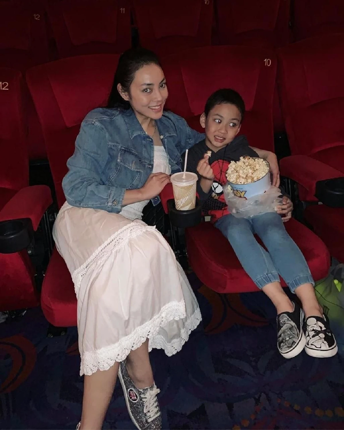 "น้องข้าวหอม" ลูกชาย “แม่ตั๊ก” ฝีมือไม่ธรรมดา "อ.เฉลิมชัย” ถึงกับควักเงินซื้อภาพวาด