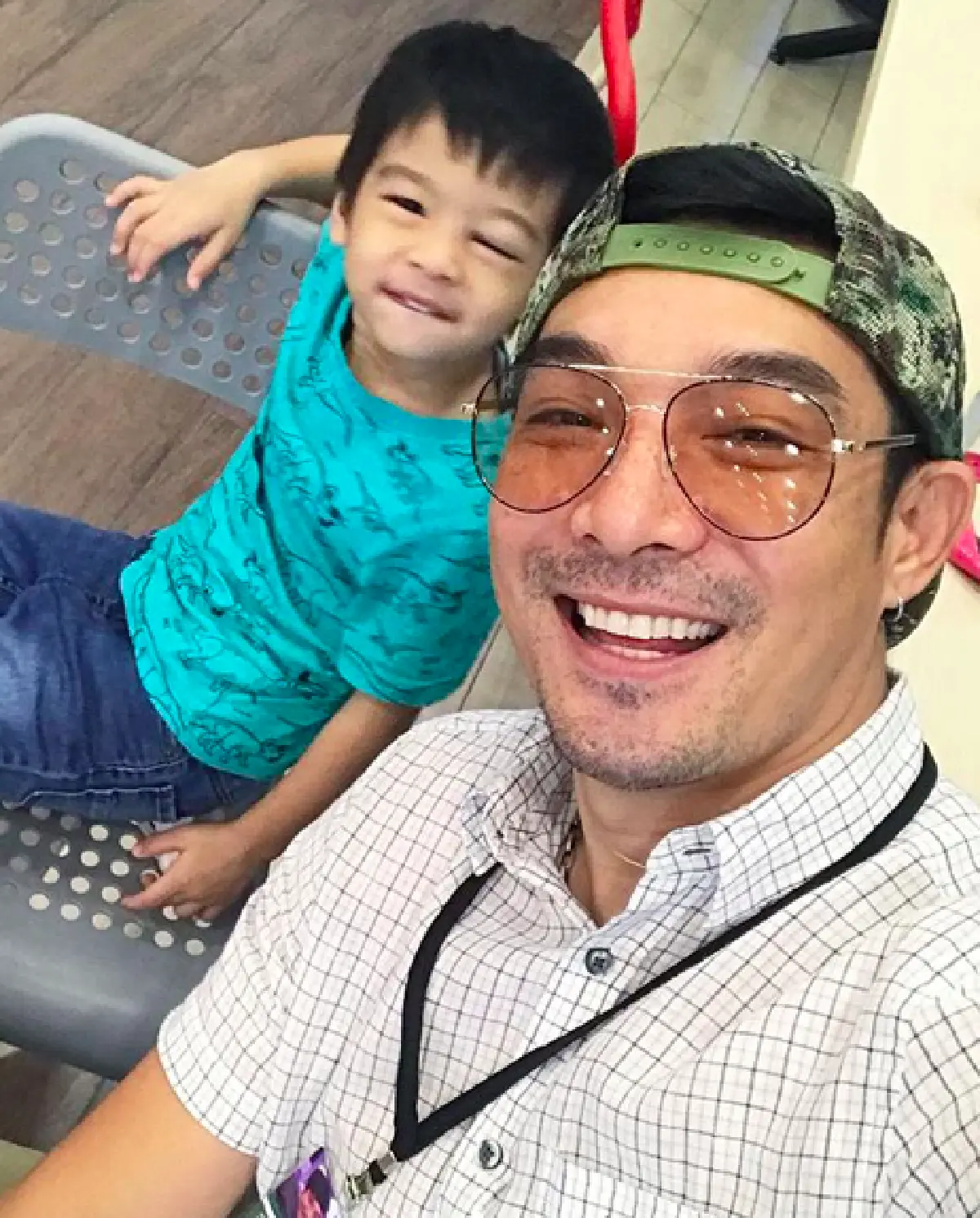 "น้องโอลาฟ" ตกจากที่สูง 2 เมตร ตาบวมม่วงจนปิด "จีน่า-โอ๊ต" เผยเหตุจากความซน