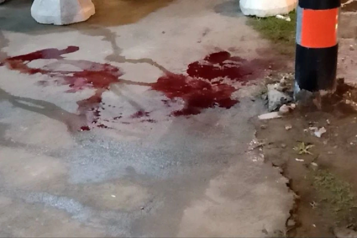 วัยรุ่นปืนดุยิงคู่อริเจ็บหน้าร้านอาหารตามสั่ง